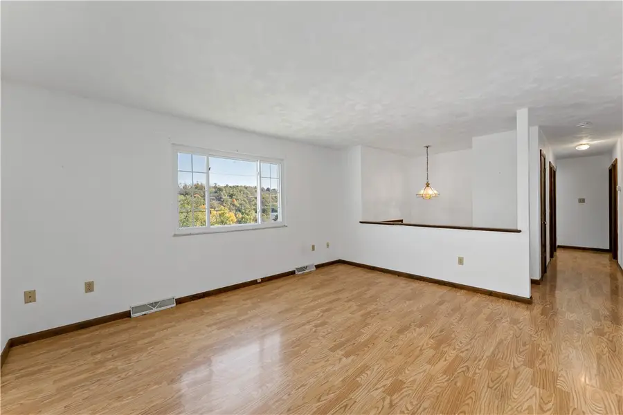 1356 Spencer Ave, Washington, PA 15301 - #3