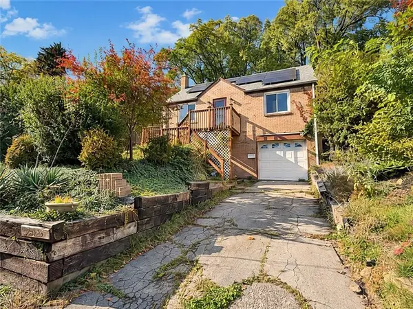 12027 Harvard Dr, Pittsburgh, PA 15235
