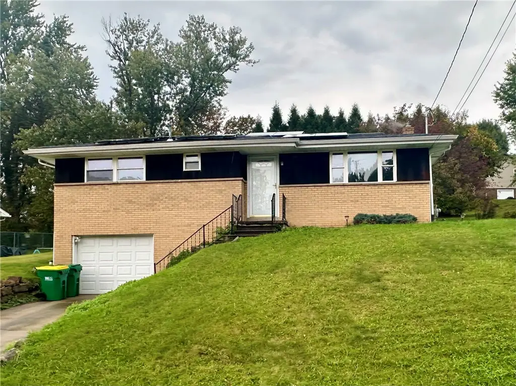 152 Autumn Dr, Butler, PA 16001 - #1