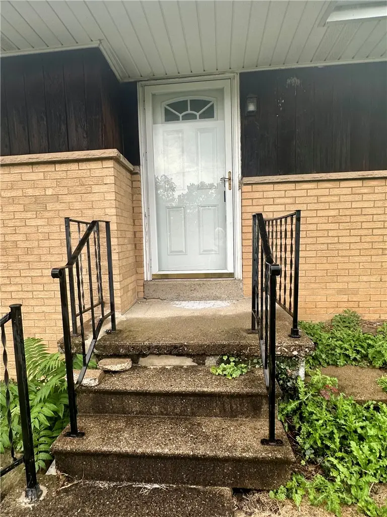 152 Autumn Dr, Butler, PA 16001 - #3