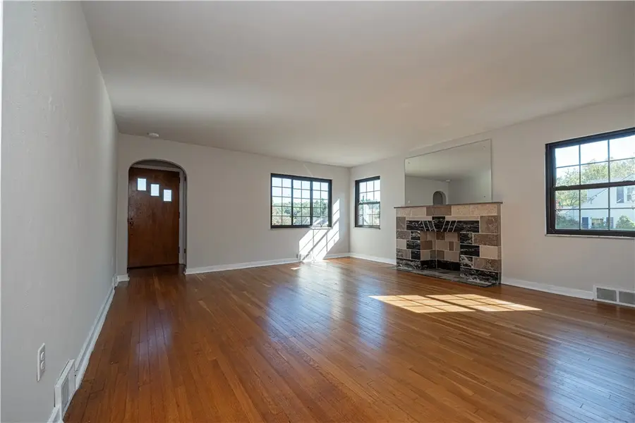 9775 Grosick Rd, Pittsburgh, PA 15237 - #3