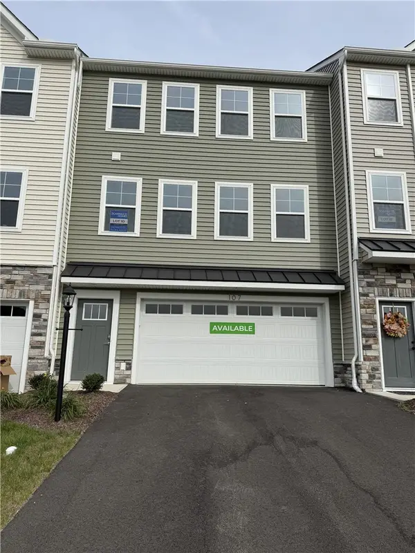 29 Kings Rd #107, Washington, PA 15301