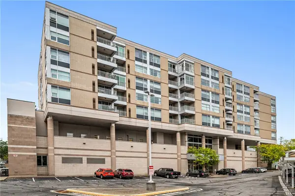 5570 Centre Ave #206, Pittsburgh, PA 15232