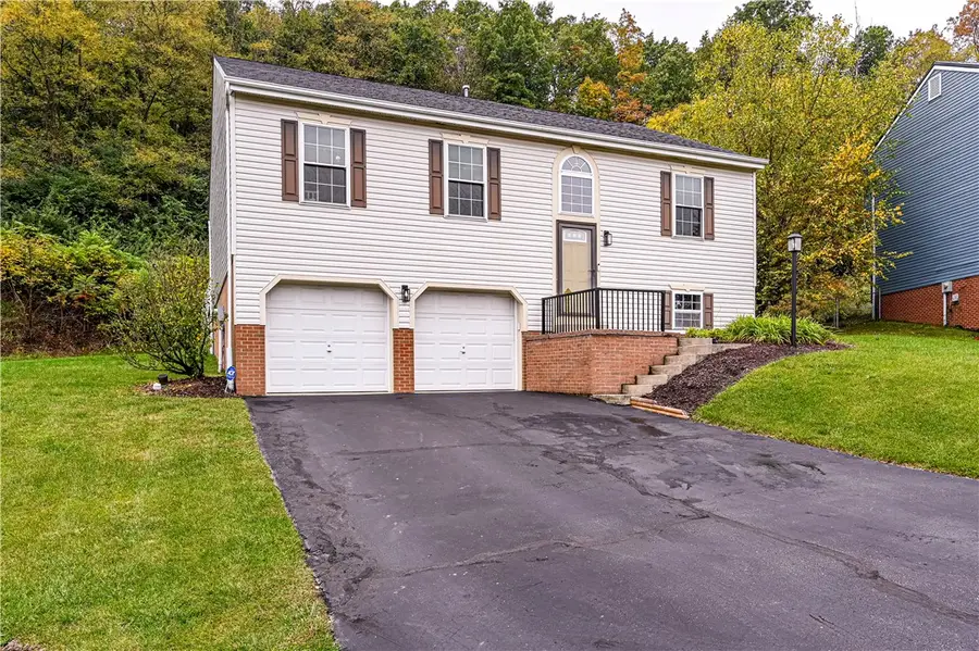 118 Stratford Ct, New Stanton, PA 15672 - #2