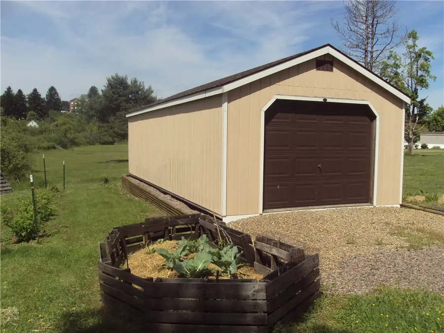 387 Rebecca St, Somerset, PA 15501 - #3