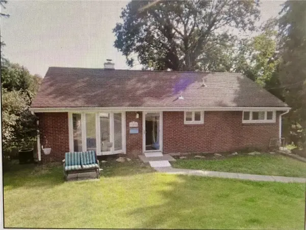 621 Springdale Dr, Pittsburgh, PA 15235