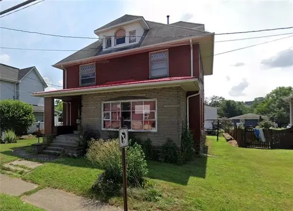 216 E Pike St, Houston, PA 15342