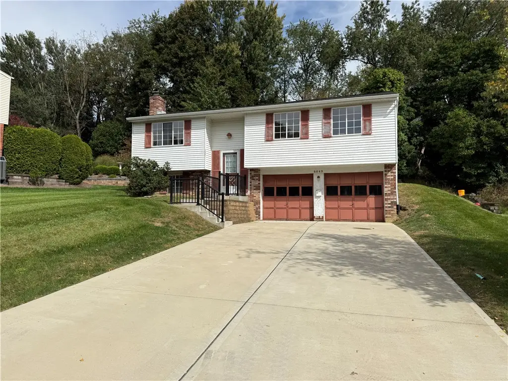 6049 Ramsgate Dr, Bethel Park, PA 15102 - #1