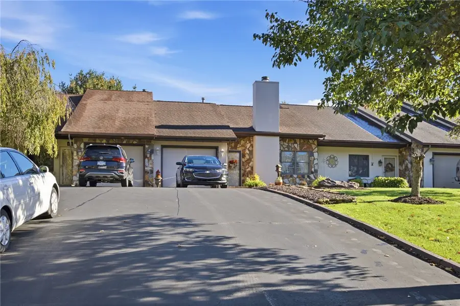 137 Oak Dr, Saxonburg, PA 16056 - #2