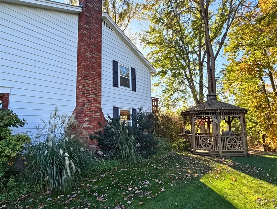 700 Ridgeway Ave, Grove City, PA 16127 - #3