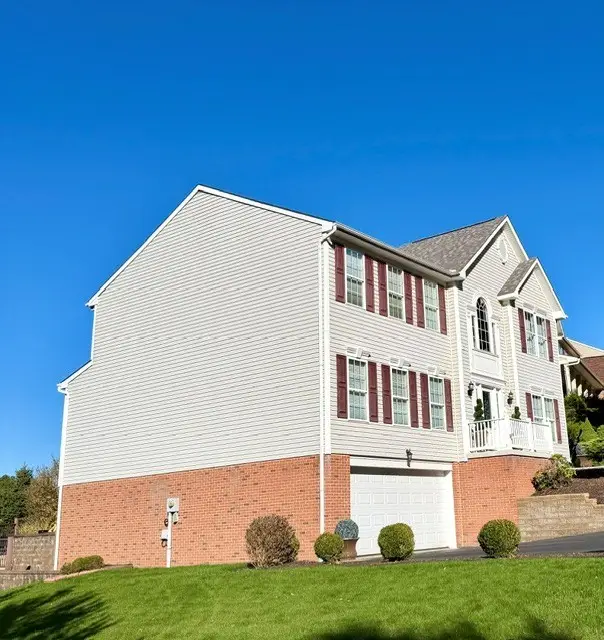 220 Cliffside Dr, Mars, PA 16046 - #2
