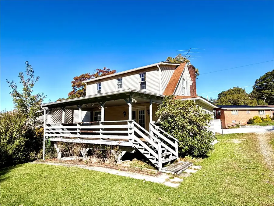 808 Davidson Ave, Connellsville, PA 15425 - #3