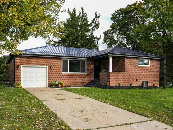 111 Hickory Dr, Beaver Falls, PA 15010