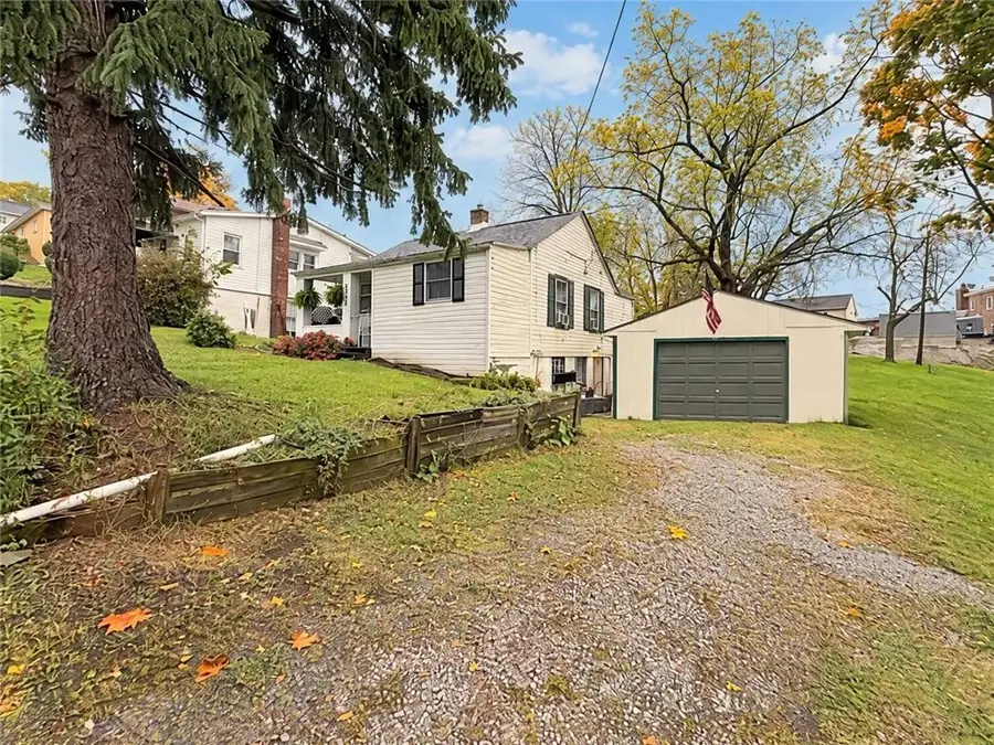 2925 Idaho Ave, Bethel Park, PA 15102 - #2