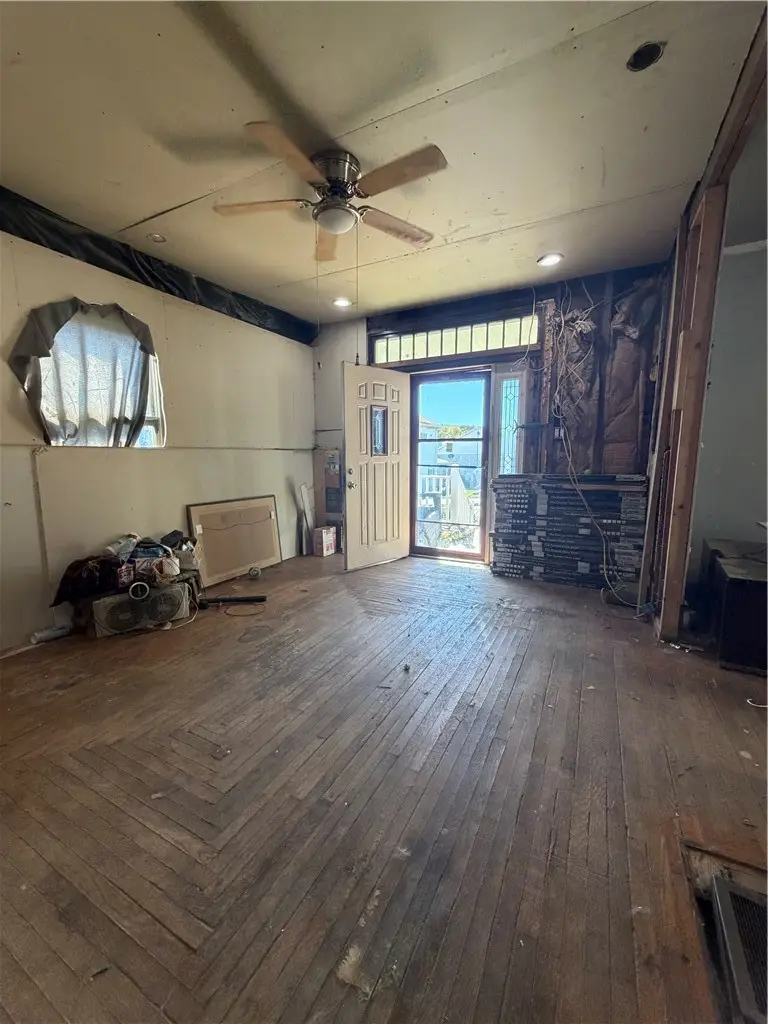 98 W Church St, Fairchance, PA 15436 - #2