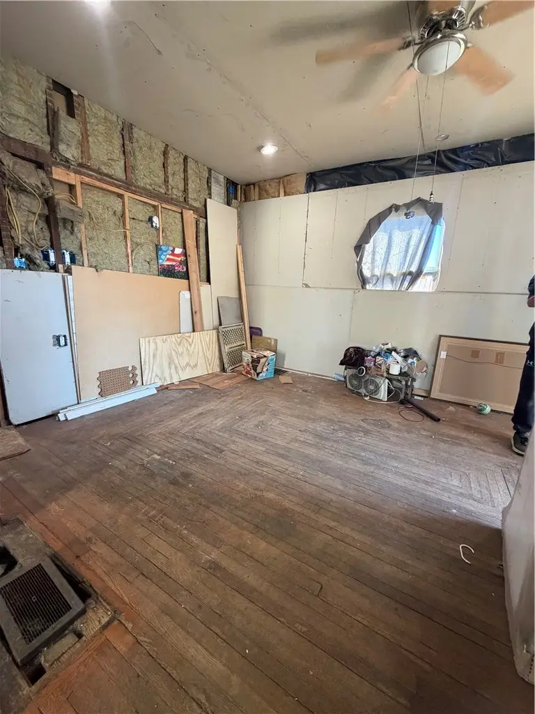 98 W Church St, Fairchance, PA 15436 - #3