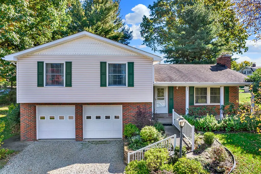 617 Woodburn Ln, Greensburg, PA 15601 - #1
