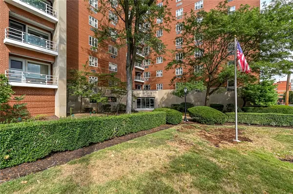 4601 Fifth Avenue #322, Pittsburgh, PA 15213