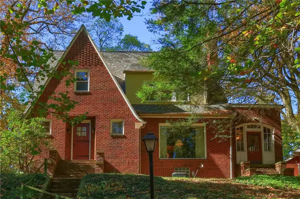 1111 Connoquenessing Ter, Ellwood City, PA 16117