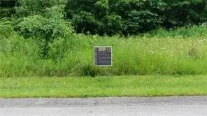 314 Long Branch Dr, New Castle, PA 16105