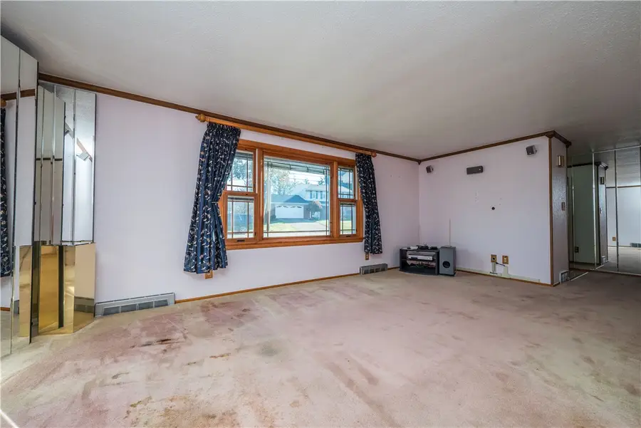 140 Victoria Dr, White Oak, PA 15131 - #3