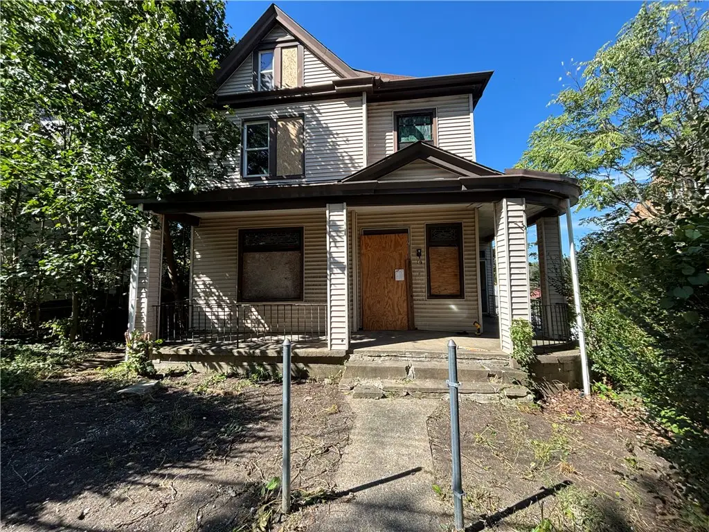 19 Carrick Ave, Pittsburgh, PA 15210 - #1