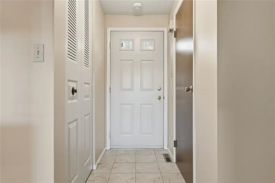 4 Shadow Dr, Pittsburgh, PA 15227 - #2
