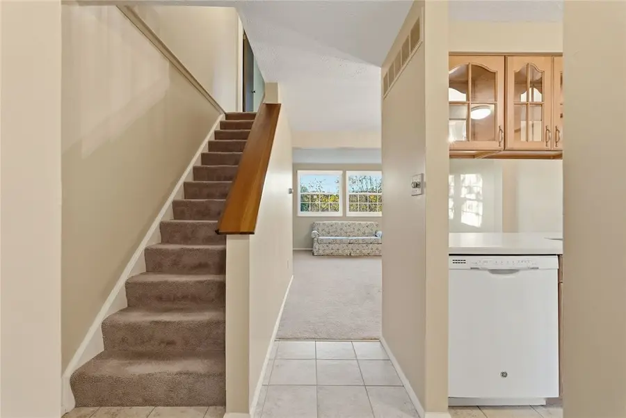 4 Shadow Dr, Pittsburgh, PA 15227 - #3