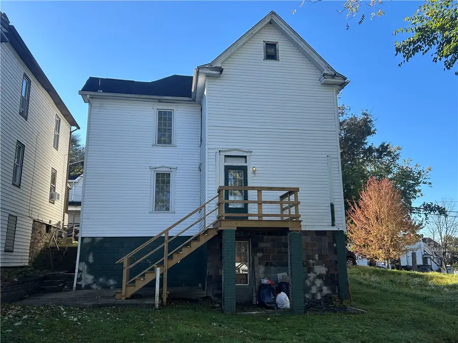232 E Apple St, Connellsville, PA 15425 - #2