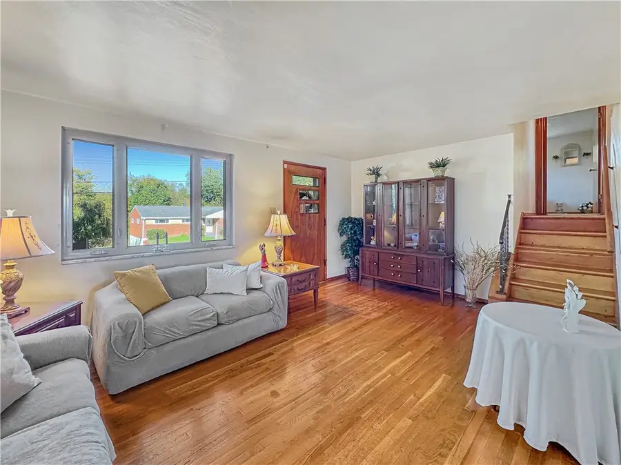 207 Shannon Heights Dr, Verona, PA 15147 - #2