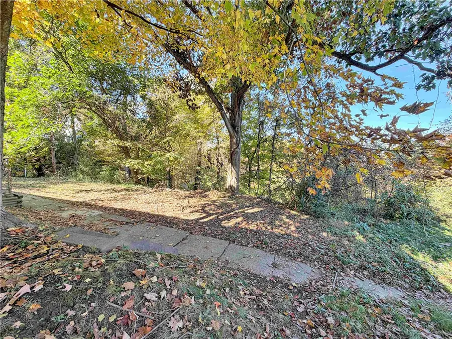 359 Pennsylvania Ave, Clairton, PA 15025 - #3
