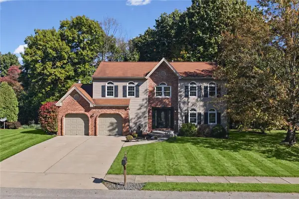 130 Woodbine Dr, Cranberry Twp, PA 16066