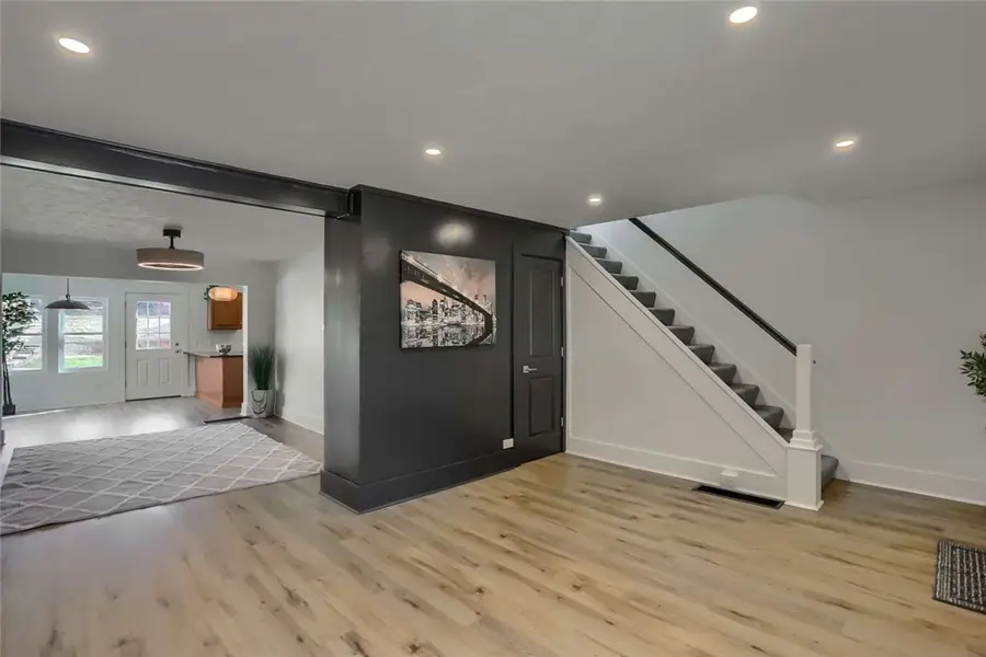 716 Allegheny River Blvd, Oakmont, PA 15139 - #2
