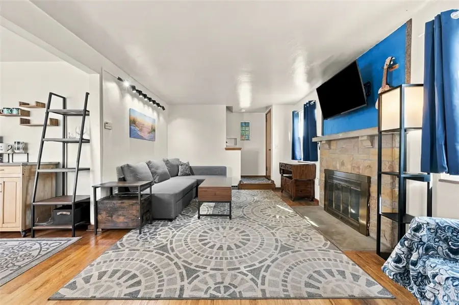 18 Pioneer Avenue, Pittsburgh, PA 15229 - #3