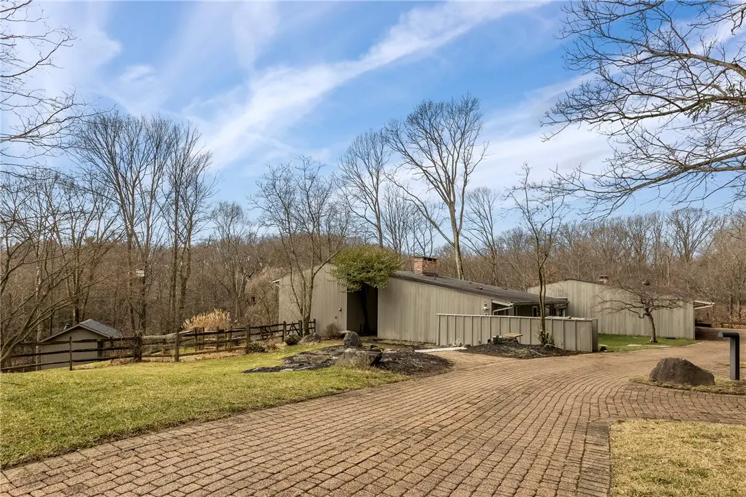 112 Wynnwood Dr, Pittsburgh, PA 15215 - #1