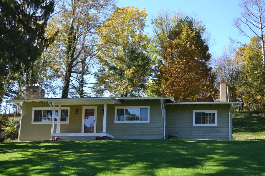 323 Banning Rd., Dawson, PA 15428 - #2