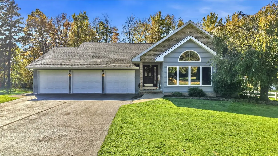 3690 Fran Ln, Hermitage, PA 16148 - #1