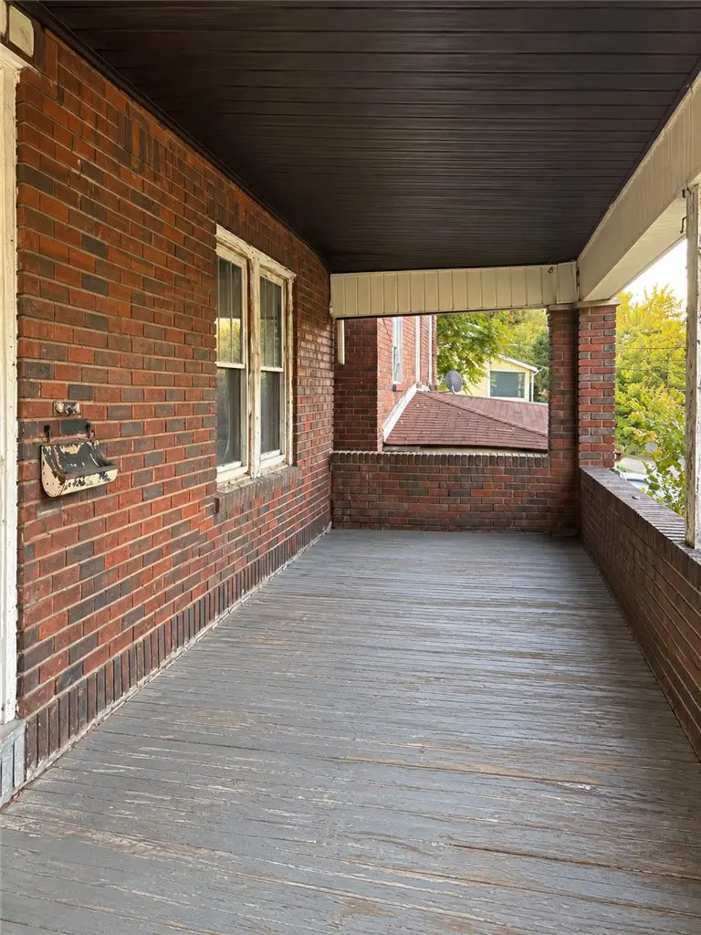 308 4th Ave, Beaver Falls, PA 15010 - #2