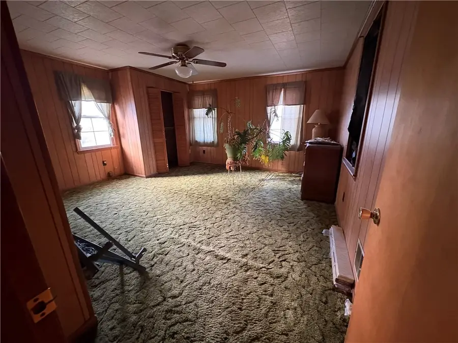 1076 New Salem Rd, New Salem, PA 15468 - #3