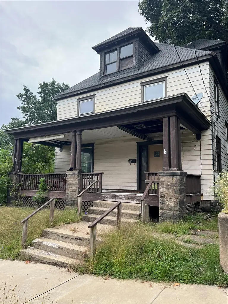 705 Court St, New Castle, PA 16101 - #1