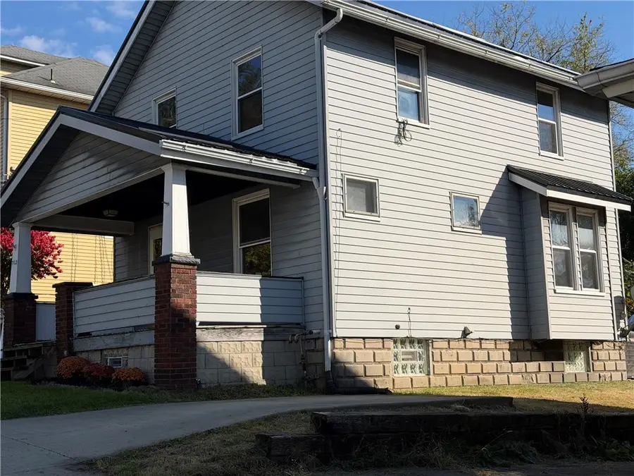 712 E Long Avenue, New Castle, PA 16101 - #2