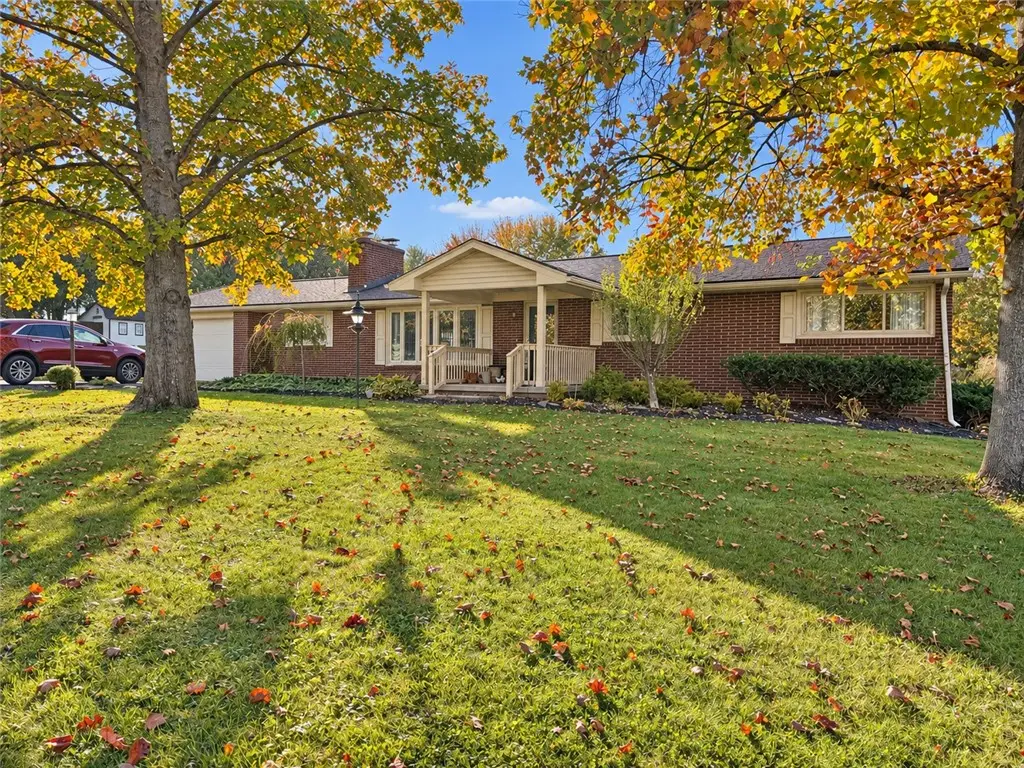 139 Lipinwood Dr, Beaver Falls, PA 15010 - #1