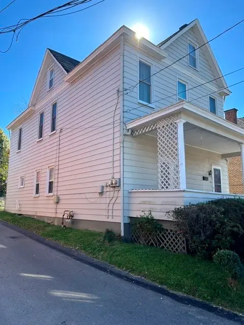 1223 Holmes St, McKees Rocks, PA 15136 - #2