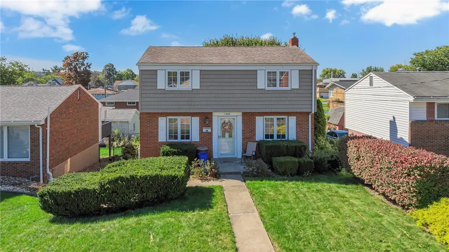 1308 Chaplin St, Conway, PA 15027 - #2