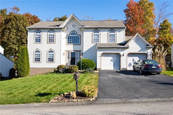 317 Chanticleer Cir, New Stanton, PA 15672