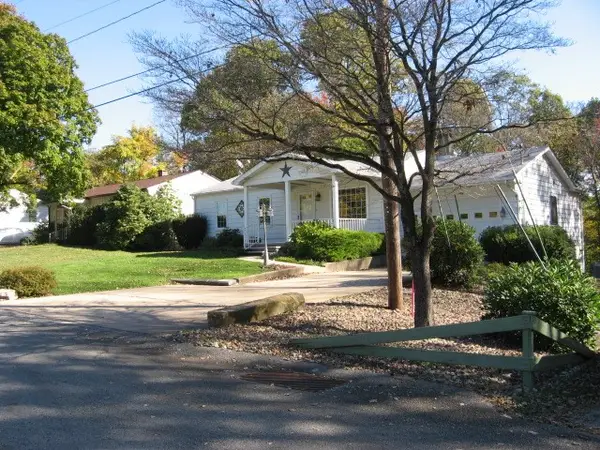 539 New Market Dr, Greensburg, PA 15601