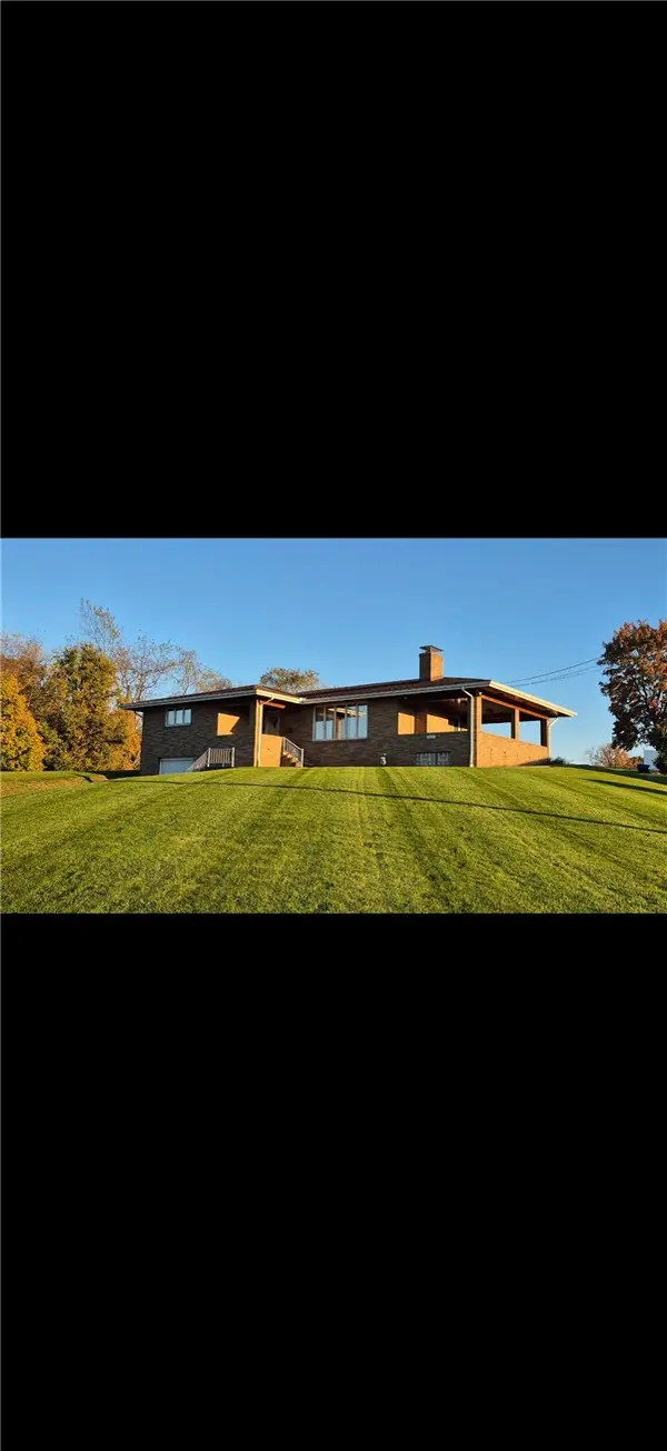 204 Frisbee Ave, Connellsville, PA 15425