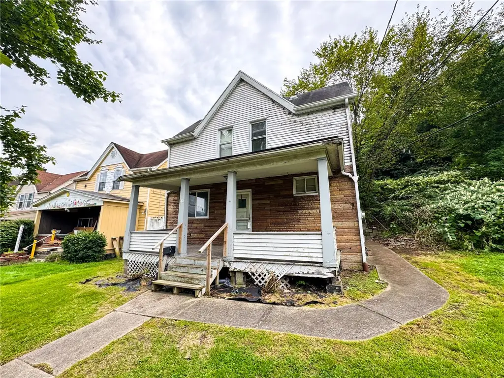 42 Sprague St, Wilmerding, PA 15148 - #1