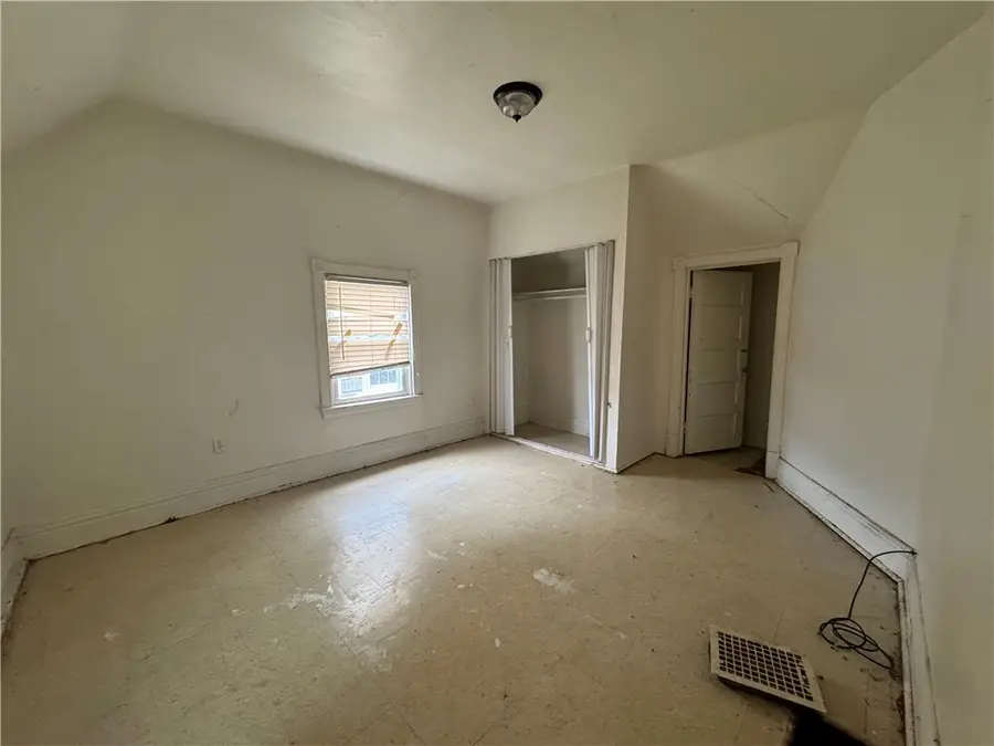 42 Sprague St, Wilmerding, PA 15148 - #2