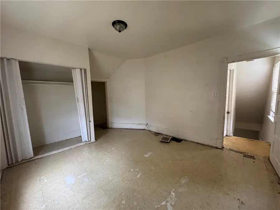 42 Sprague St, Wilmerding, PA 15148 - #3